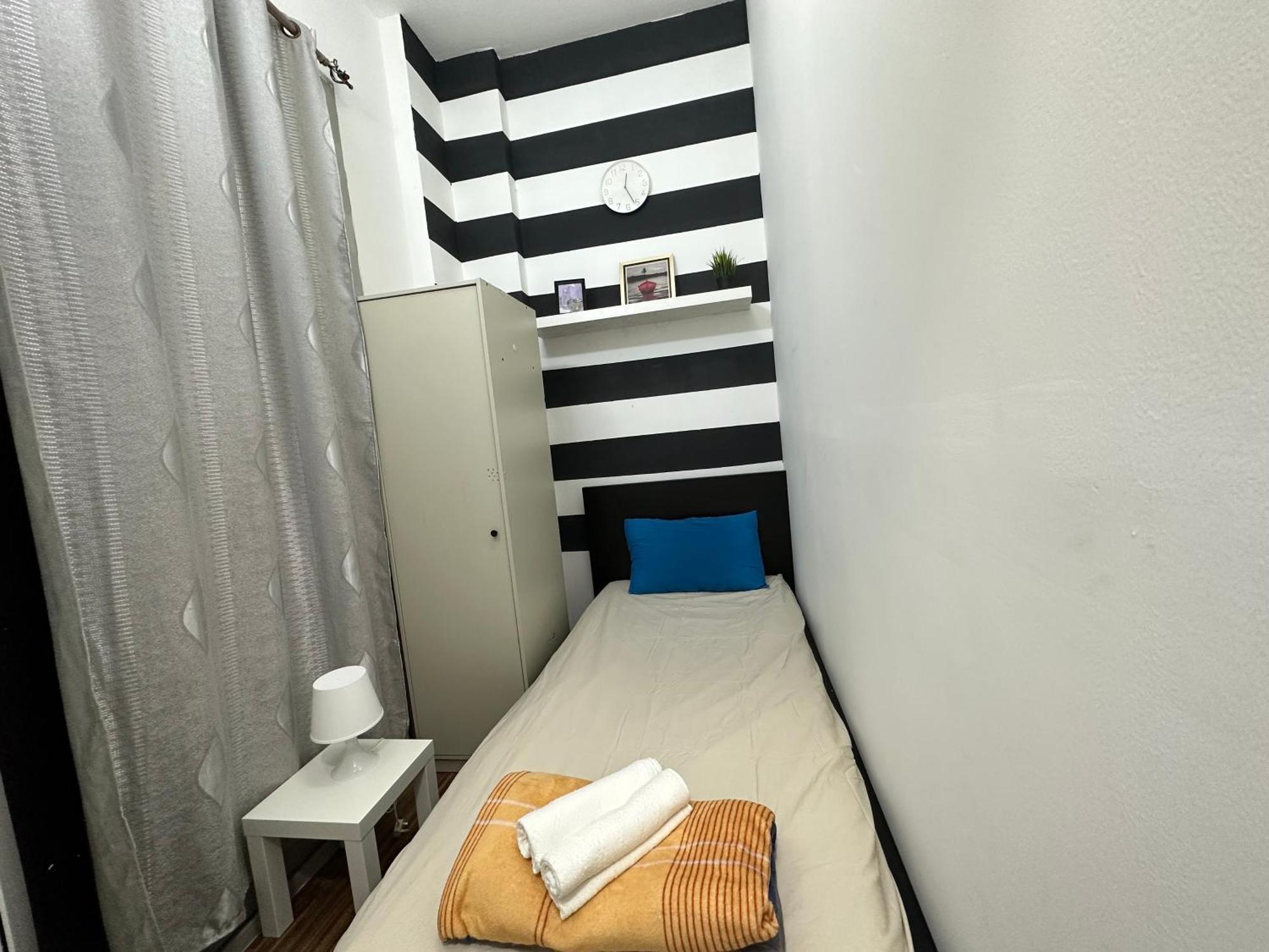Fancy Partition Near Mashreq Metro / Sz Road Dubai